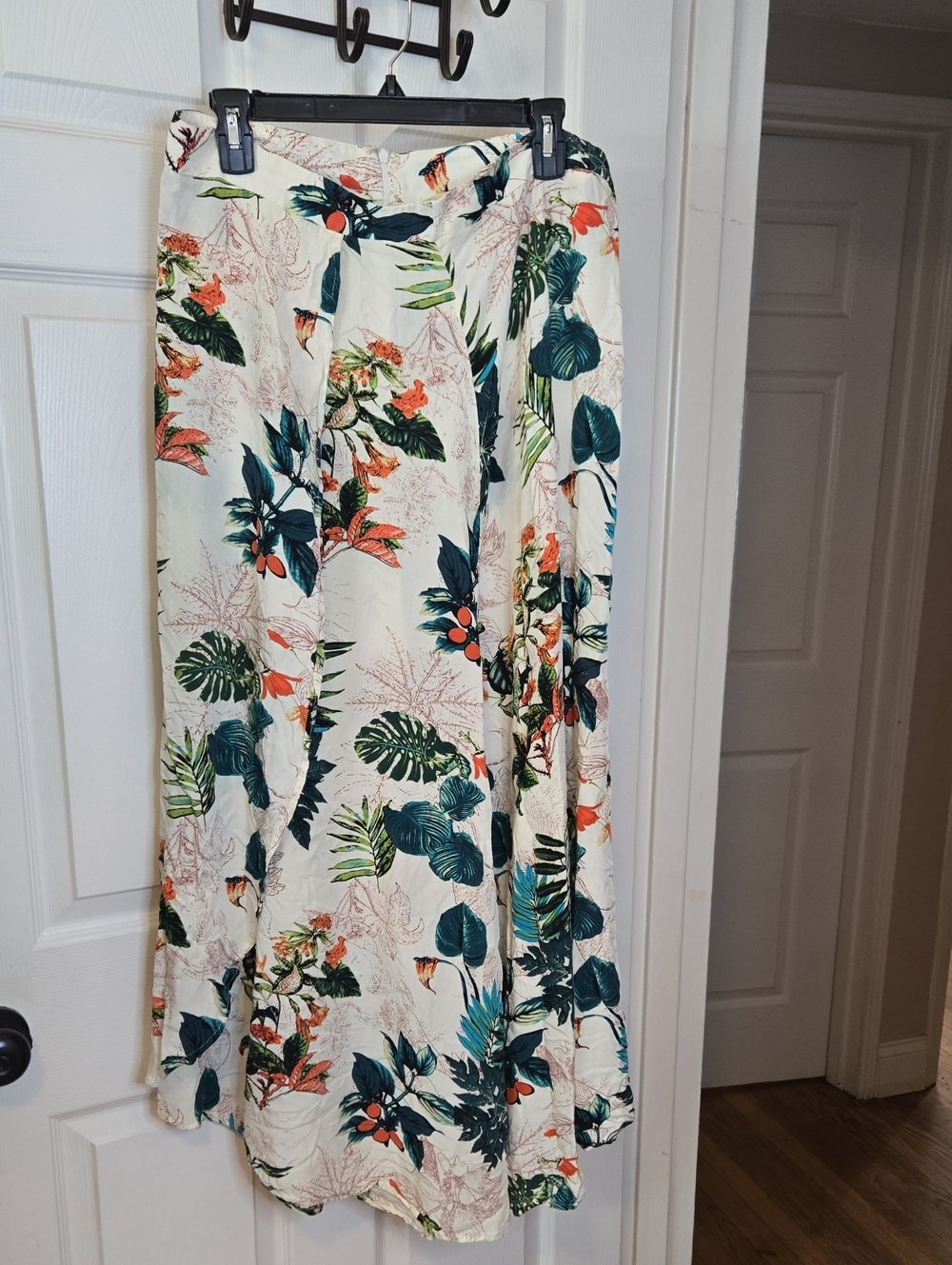 Womenβs Cream Tropical Print Maxi Skirt